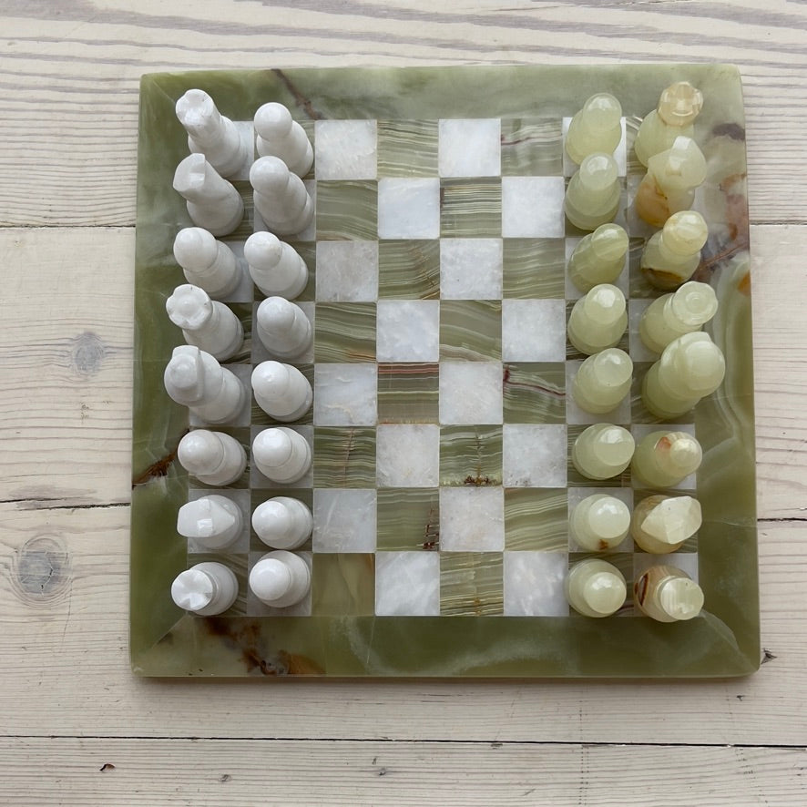 MARBLE & ONYX Chess Set - Green Onyx Border & White Carrara