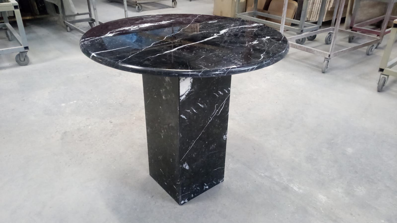 Bespoke Round - Dining Table - AW25 Archive Sale