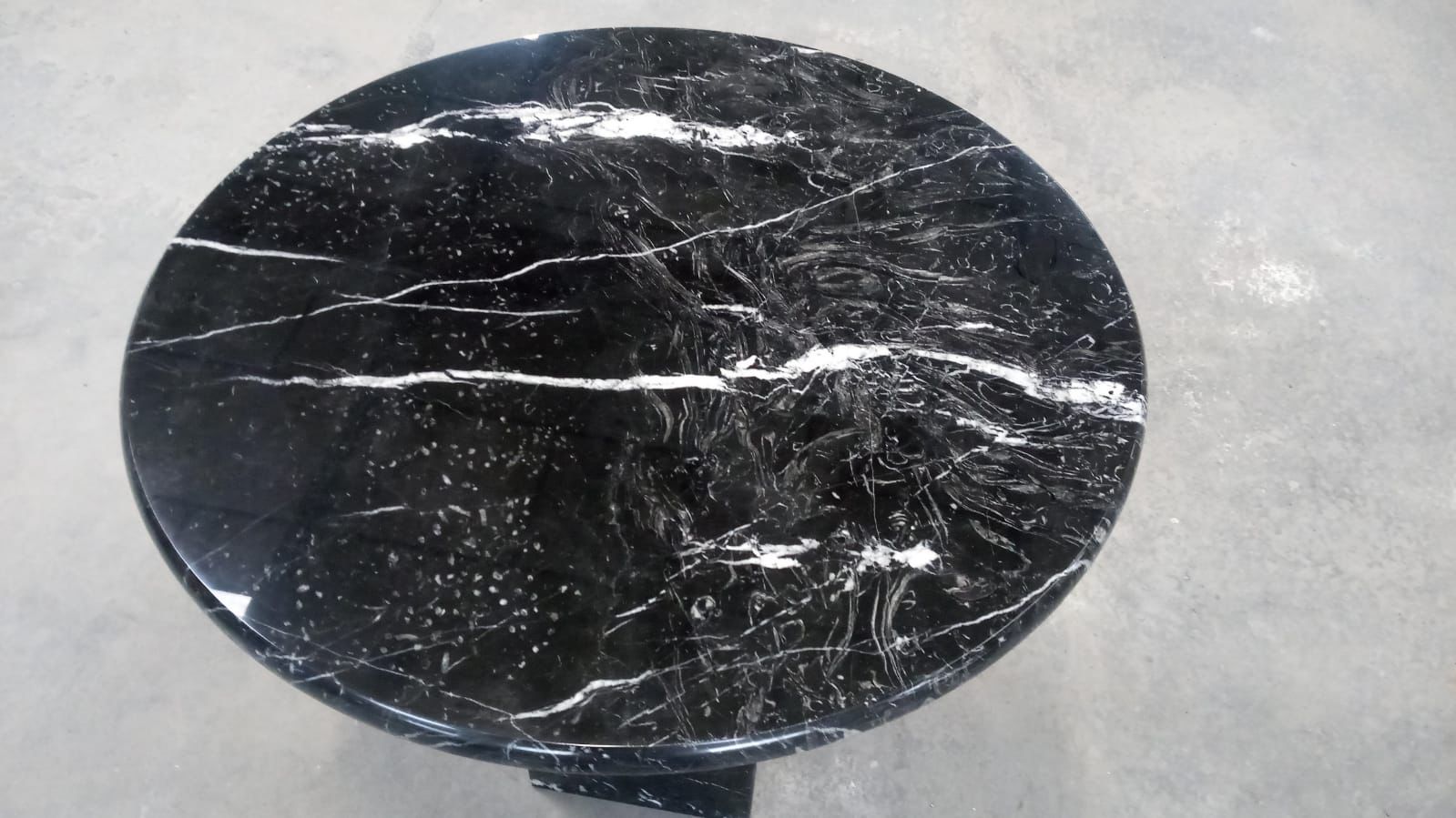 Bespoke Round - Dining Table - AW25 Archive Sale