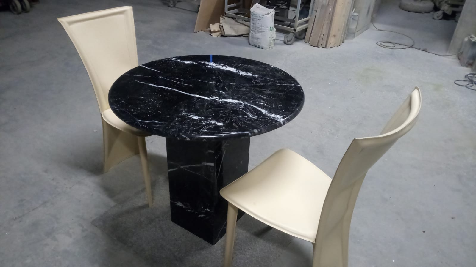 Bespoke Round - Dining Table - AW25 Archive Sale