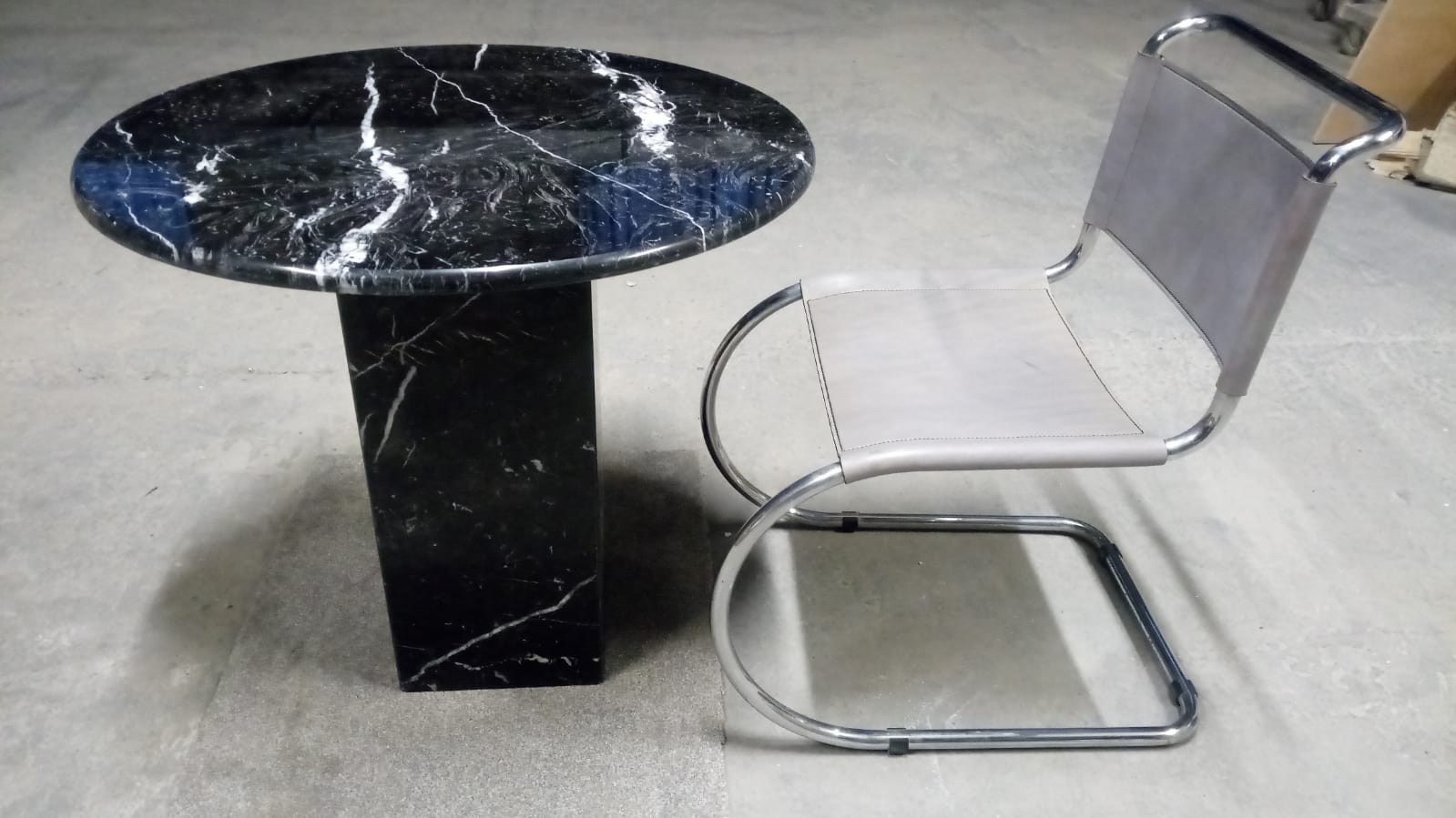 Bespoke Round - Dining Table - AW25 Archive Sale