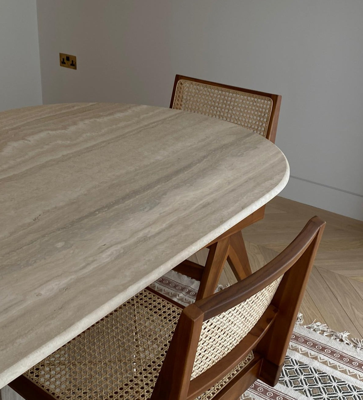 ELLIPSE Dining Table in Filled & Honed Romano Travertine for Tijan Serena's