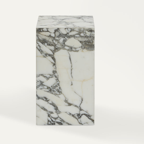 FORTIS Column in Honed Arabescato Corchia Marble