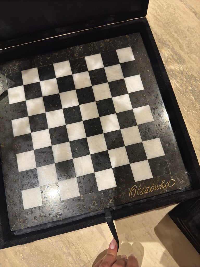 "RAVELLO" Marble & Onyx Chess Set