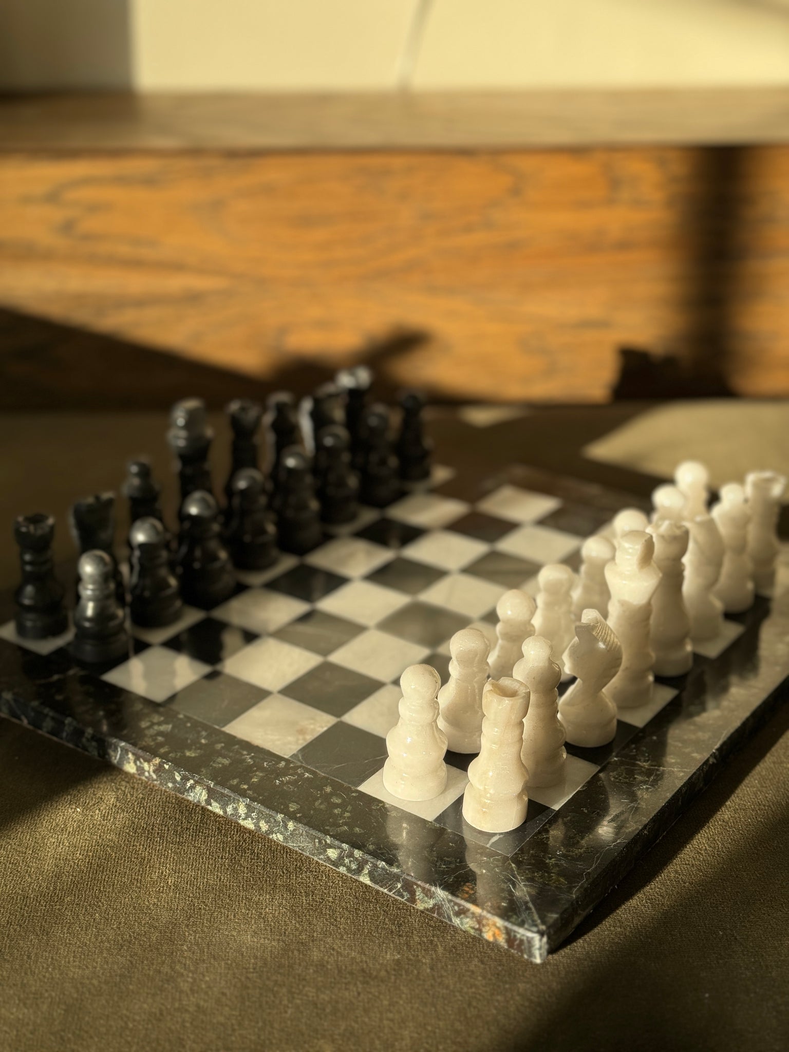 MARBLE & ONYX Chess Set - Monochrome with Dark Green Marble Border