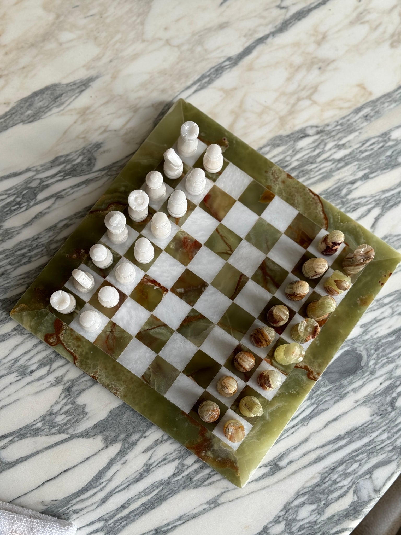 MARBLE & ONYX Chess Set - Tiger Green Onyx & White Carrara Marble